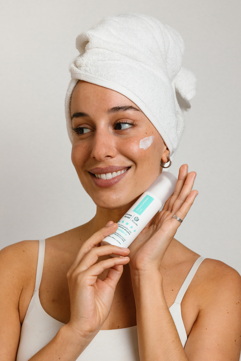 Rutina Completa Facial: Doble limpieza, tratamiento, hidratación, protección y nutrición profunda